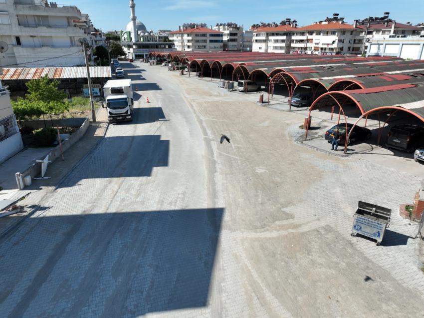 AKÇAY MAHALLESİ’NDE KAPALI PAZARYERİ ÇEVRESİ YENİLENDİ