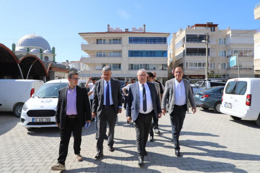 AKÇAY MAHALLESİ’NDE KAPALI PAZARYERİ ÇEVRESİ YENİLENDİ