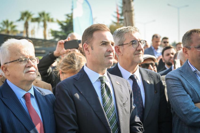 Akın: “Yolları değil, gönülleri de birbirine bağladık”