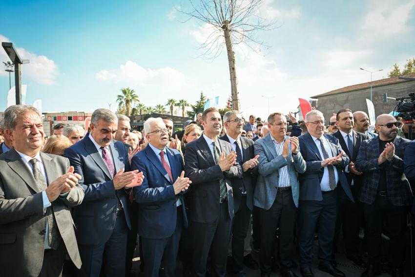 Akın: “Yolları değil, gönülleri de birbirine bağladık”