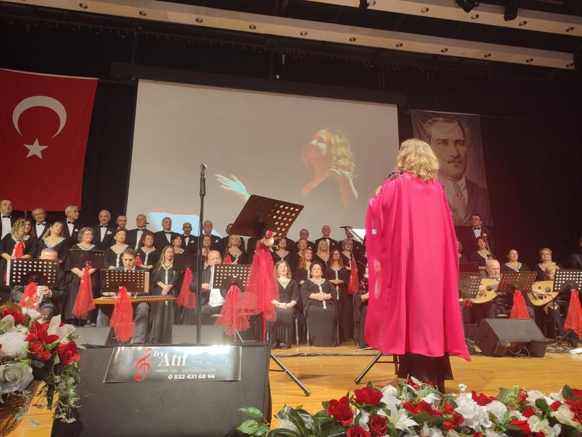 ALSANCAK MUSİKİ DERNEĞİ KONSERİ MEST ETTİ