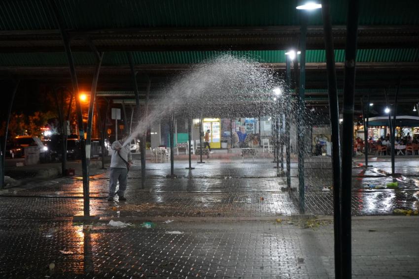 ALTIEYLÜL’DE TEMİZLİK İŞLERİ EKİPLERİ 7/24 SAHADA