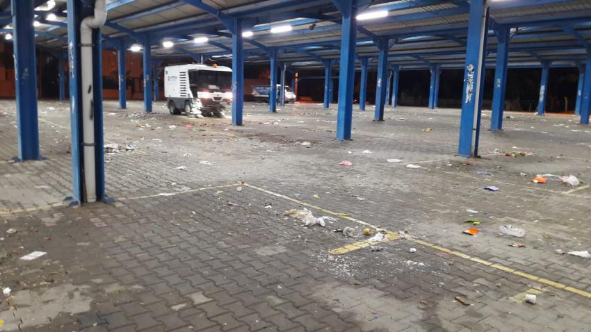 ALTIEYLÜL’DE TEMİZLİK İŞLERİ EKİPLERİ 7/24 SAHADA