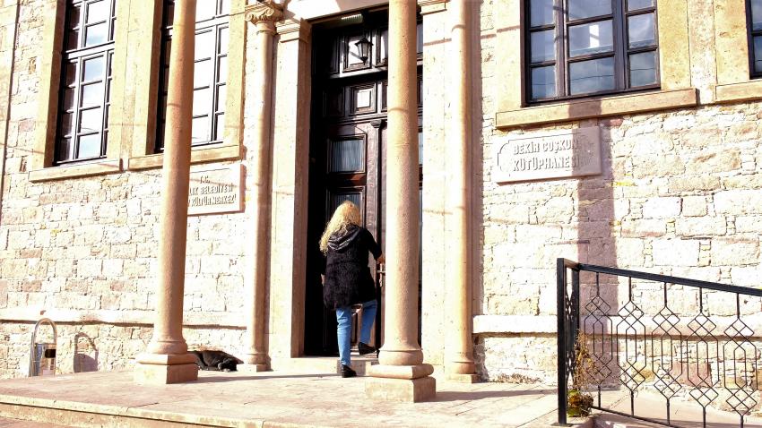 ANDREE COŞKUN: ''KÜTÜPHANE İKINCI EVIM OLDU''