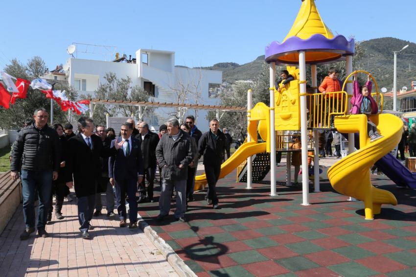 EDREMIT’TE AŞIK VEYSEL PARKI AÇILDI