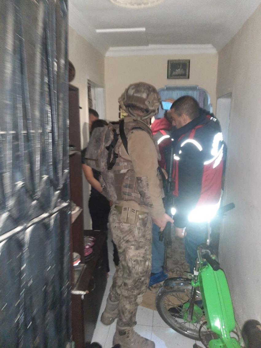 ''ŞEHIT POLIS MEMURU ABDÜLKADIR GÜNGÖR-10'' OPERASYONU YAPILDI