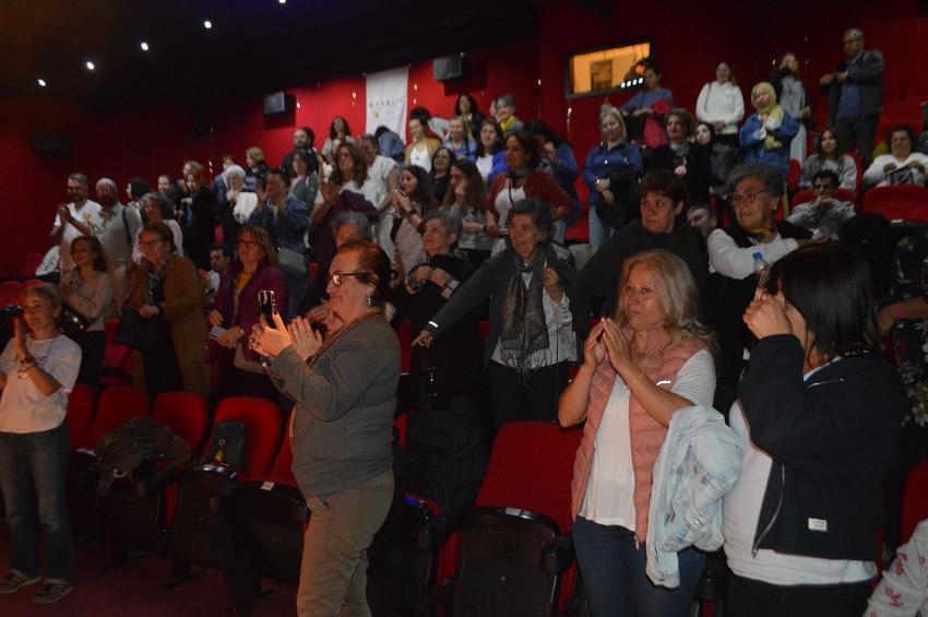 AYVALIK’TA KADIN OYUNLARI FESTİVALİ DÜNYA TİYATRO BİLDİRİSİ İLE SONA ERDİ