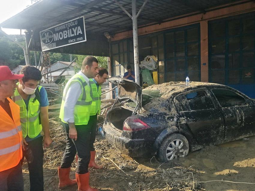 Ahmet Akın Sel Felaketi Bölgesinde