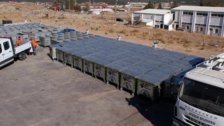 AYVALIK’IN CADDE VE SOKAKLARINA 500 YENİ KONTEYNER