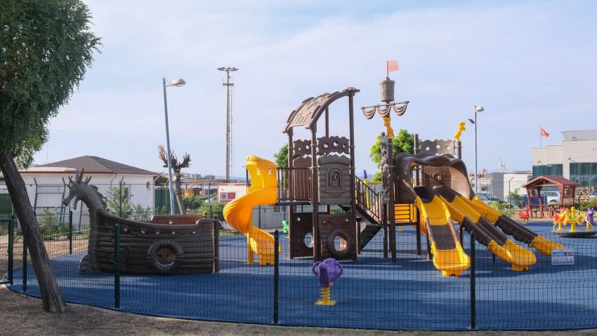 AYVALIK’IN YENİ PARKLARI GÖZ KAMAŞTIRIYOR