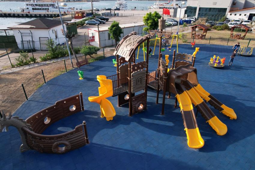 AYVALIK’IN YENİ PARKLARI GÖZ KAMAŞTIRIYOR