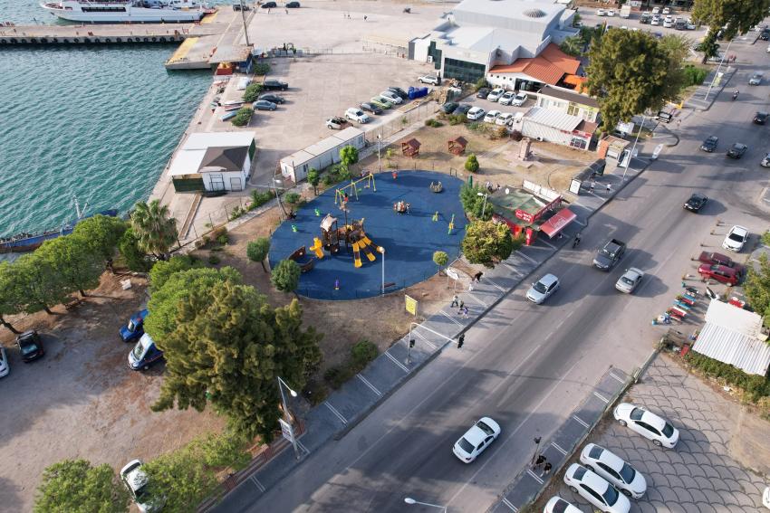 AYVALIK’IN YENİ PARKLARI GÖZ KAMAŞTIRIYOR