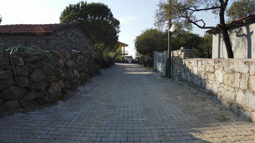 AYVALIK BELEDİYESİ’NDEN KIRSAL MAHALLELERDE YOL SEFERBERLİĞİ