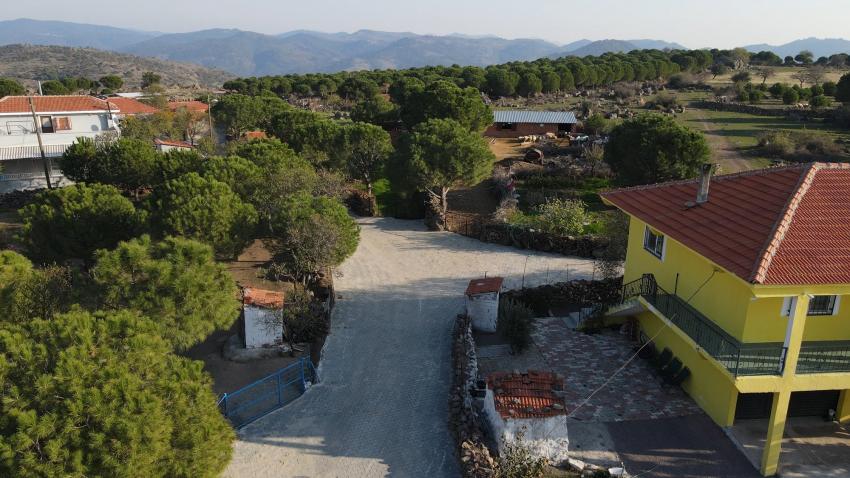 AYVALIK BELEDİYESİ’NDEN KIRSAL MAHALLELERDE YOL SEFERBERLİĞİ