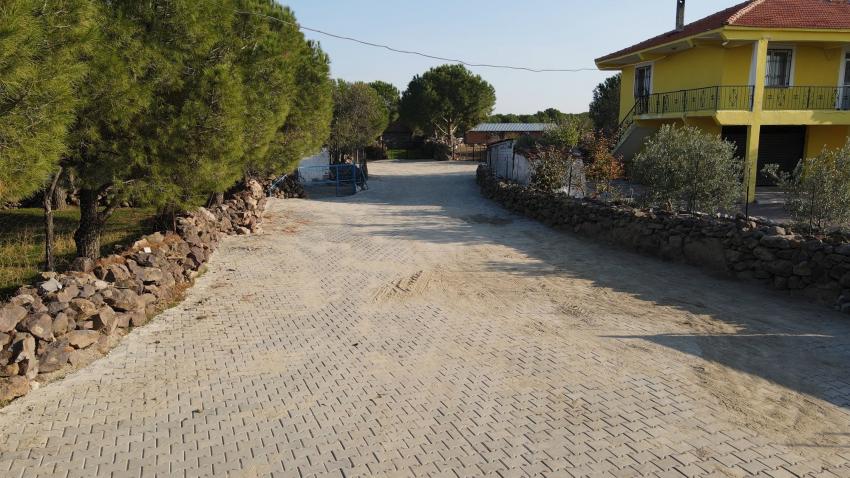 AYVALIK BELEDİYESİ’NDEN KIRSAL MAHALLELERDE YOL SEFERBERLİĞİ