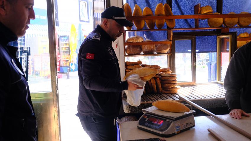 AYVALIK BELEDİYESİ ZABITA EKİPLERİNDEN HİJYEN VE GRAMAJ DENETİMİ