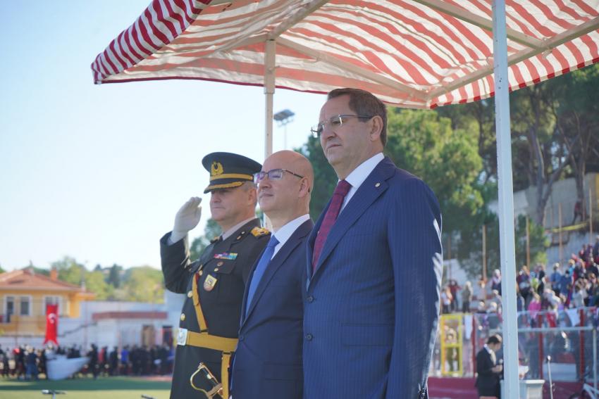 AYVALIK, CUMHURİYET BAYRAMI’NI GÖRKEMLİ KUTLADI