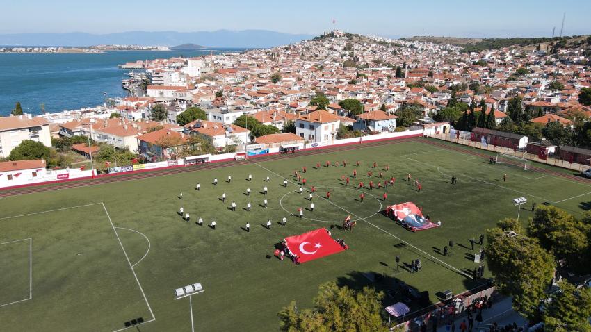 AYVALIK, CUMHURİYET BAYRAMI’NI GÖRKEMLİ KUTLADI