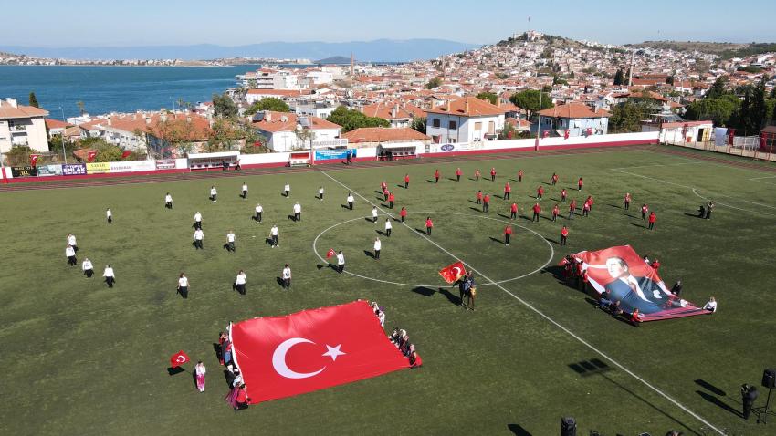 AYVALIK, CUMHURİYET BAYRAMI’NI GÖRKEMLİ KUTLADI