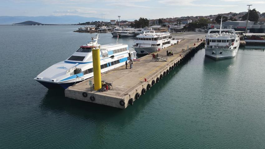 AYVALIK’TA 25 AY SONRA İLK YOLCU GEMİSİ MİDİLLİ’YE HAREKET ETTİ