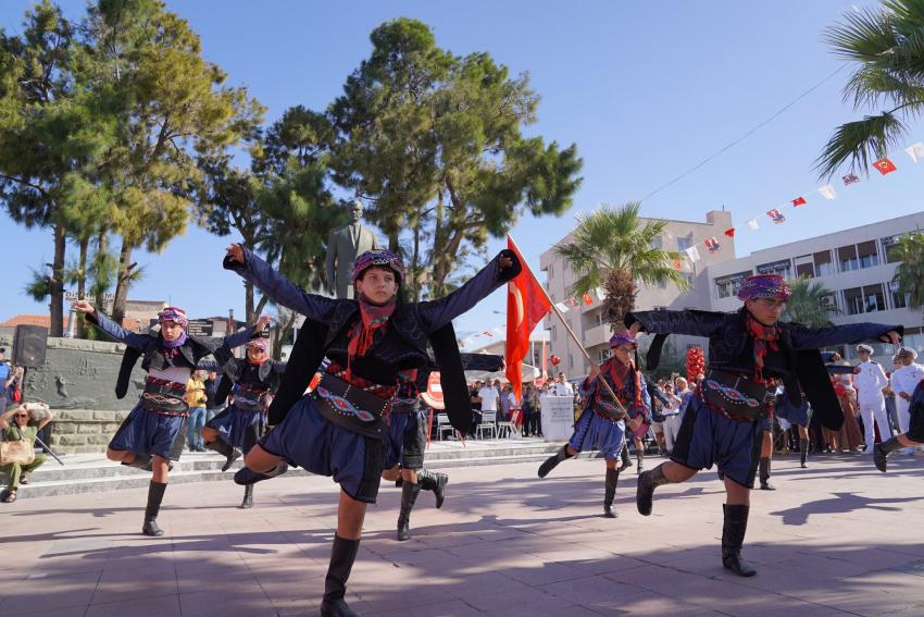 AYVALIK’TA DÜŞMAN İŞGALİNDEN KURTULUŞUN 100. YIL COŞKUSU YAŞANDI