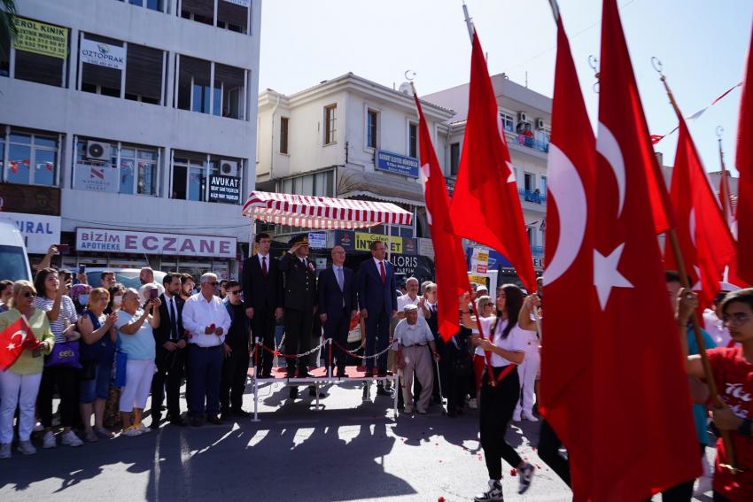 AYVALIK’TA DÜŞMAN İŞGALİNDEN KURTULUŞUN 100. YIL COŞKUSU YAŞANDI