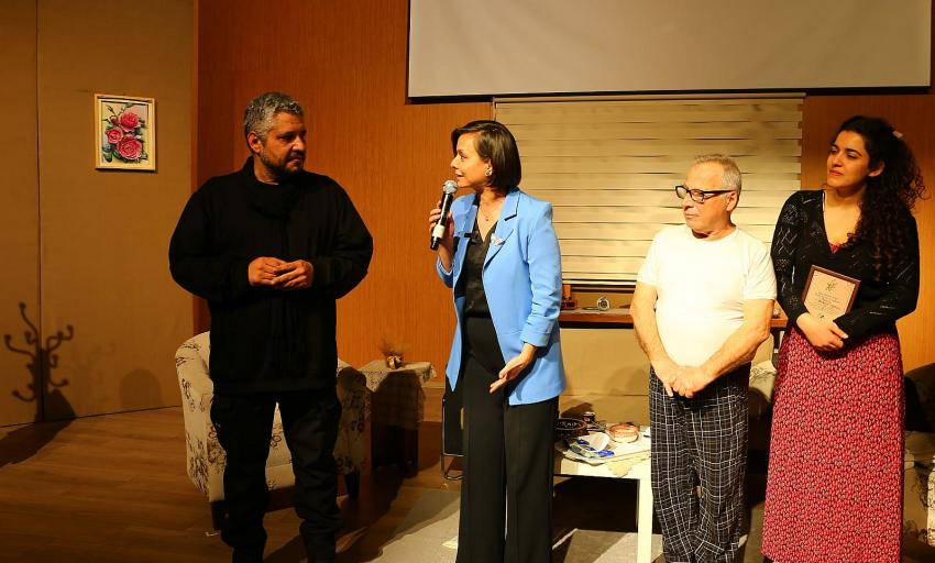 Ayvalık Belediye Tiyatrosu’na ödül yağdı…