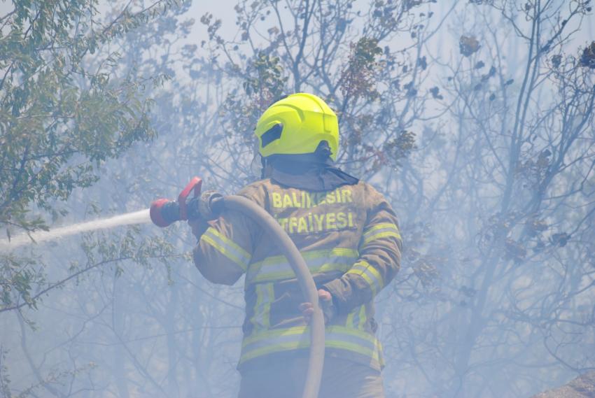 Başkan Akın’ın talimatıyla itfaiye ekipleri yangınları söndürmek için seferber