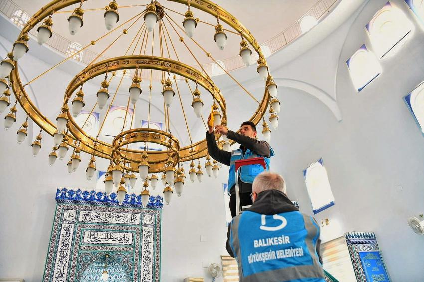 Balıkesir’de camiler Ramazan’a hazırlanıyor