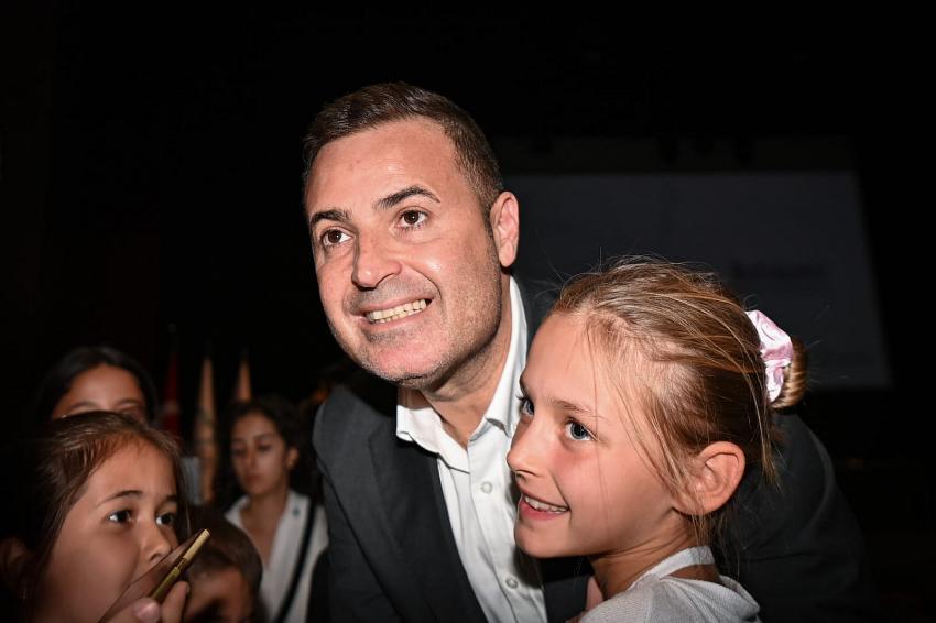 Balıkesirli çocukların artık Ahmet ağabeyi var