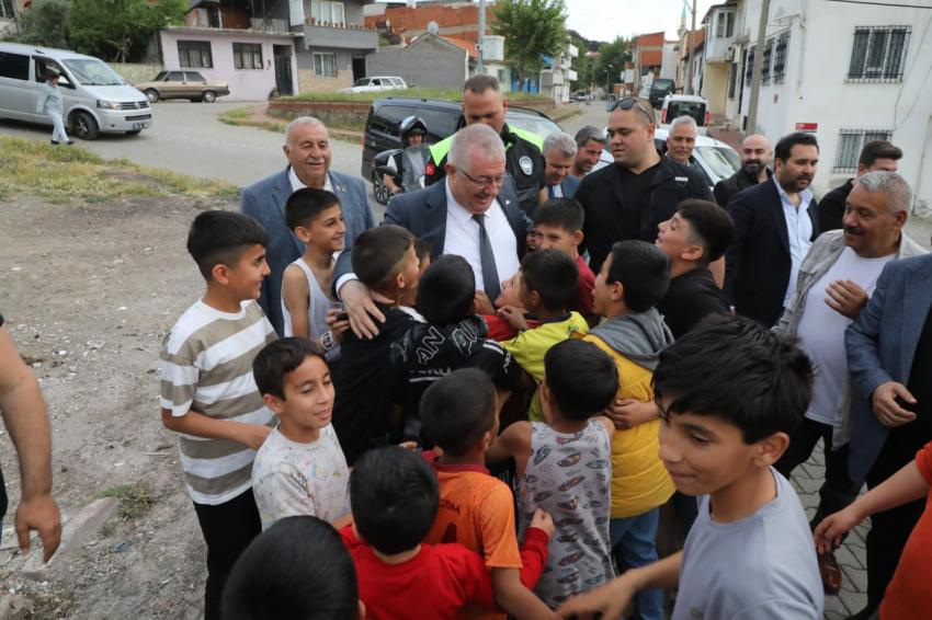 BAŞKAN ERTAŞ 47 MAHALLENİN TAMAMINDA SORUNLARI DİNLEDİ