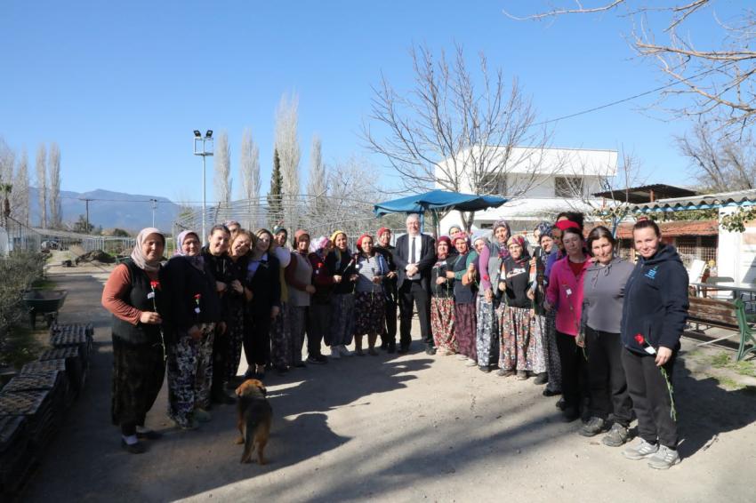 BAŞKAN ERTAŞ, 8 MART DÜNYA EMEKÇİ KADINLAR GÜNÜ’NÜ KUTLADI