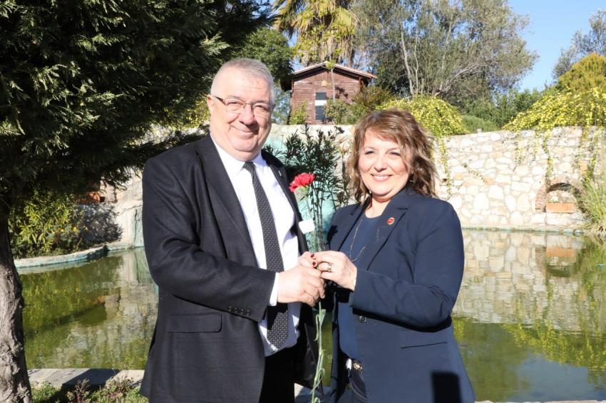 BAŞKAN ERTAŞ, 8 MART DÜNYA EMEKÇİ KADINLAR GÜNÜ’NÜ KUTLADI