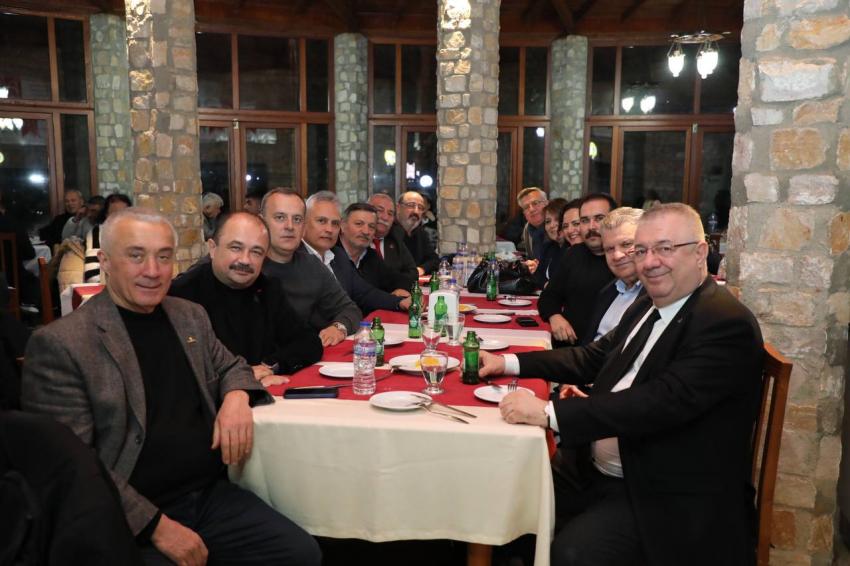 BAŞKAN ERTAŞ’TAN EMEKLİ OLAN PERSONEL İLE ANLAMLI BULUŞMA