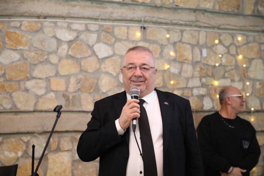 BAŞKAN ERTAŞ’TAN EMEKLİ OLAN PERSONEL İLE ANLAMLI BULUŞMA