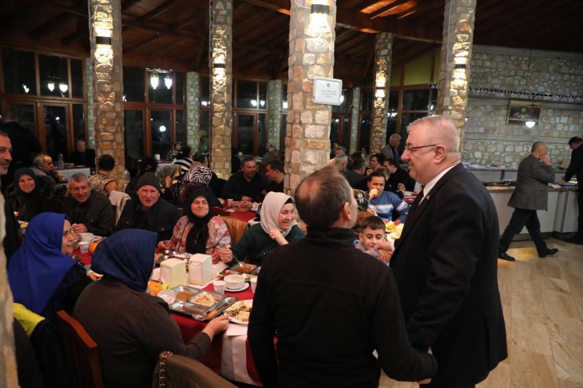 BAŞKAN ERTAŞ’TAN EMEKLİ OLAN PERSONEL İLE ANLAMLI BULUŞMA