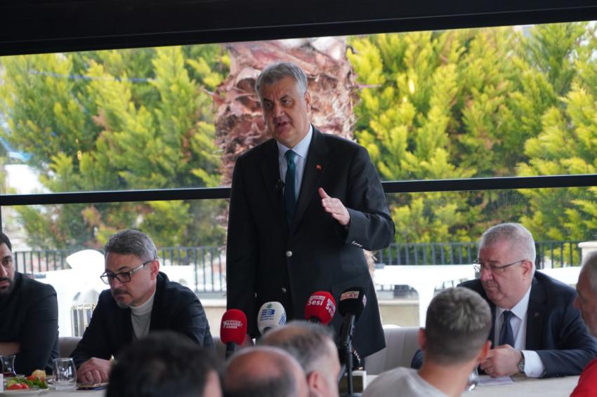 1966 EDREMİTSPOR BASIN MENSUPLARIYLA BULUŞTU