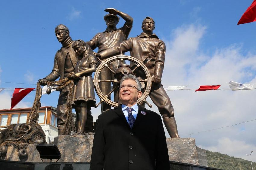 “DEVRİMLERİ SONSUZA KADAR YAŞAYACAKTIR”