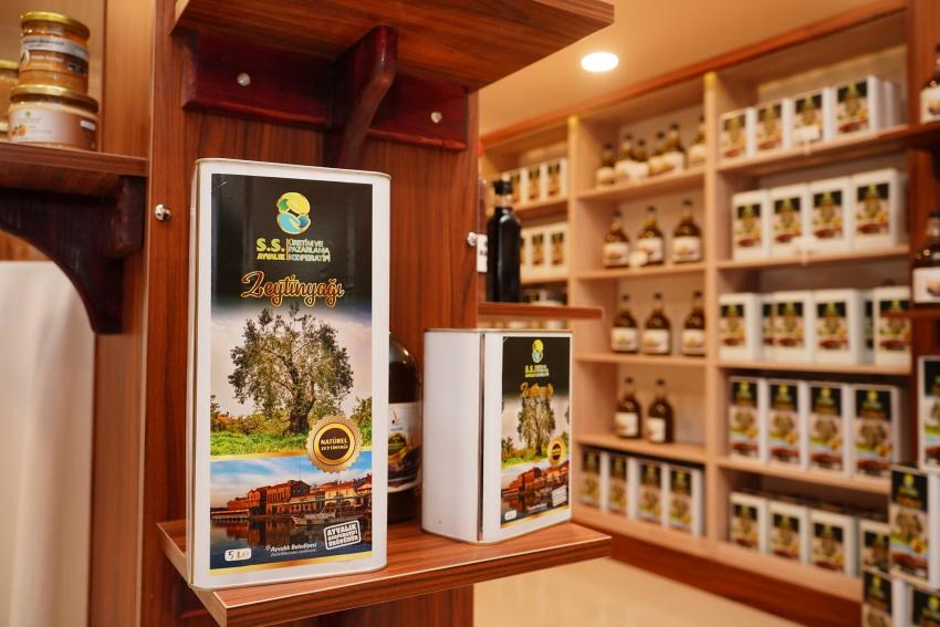 BELEDİYE’NİN ZEYTİN AĞAÇLARINDAN 10 BİN 500 LİTRE ZEYTİNYAĞI ELDE EDİLDİ