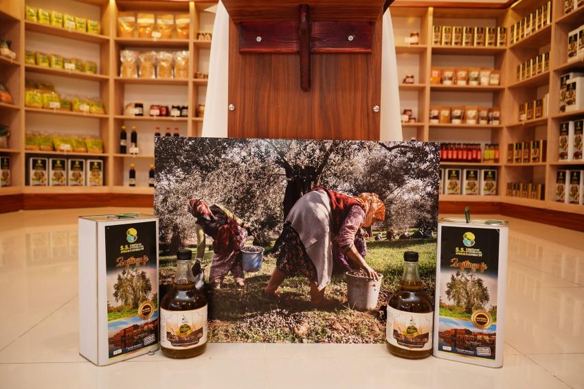 BELEDİYE’NİN ZEYTİN AĞAÇLARINDAN 10 BİN 500 LİTRE ZEYTİNYAĞI ELDE EDİLDİ