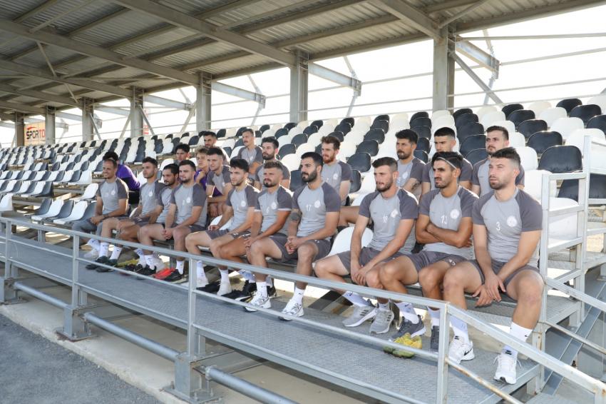 BURHANİYE BELEDİYESPOR FUTBOL TAKIMI YENİ SEZON İÇİN TOP BAŞI YAPTI