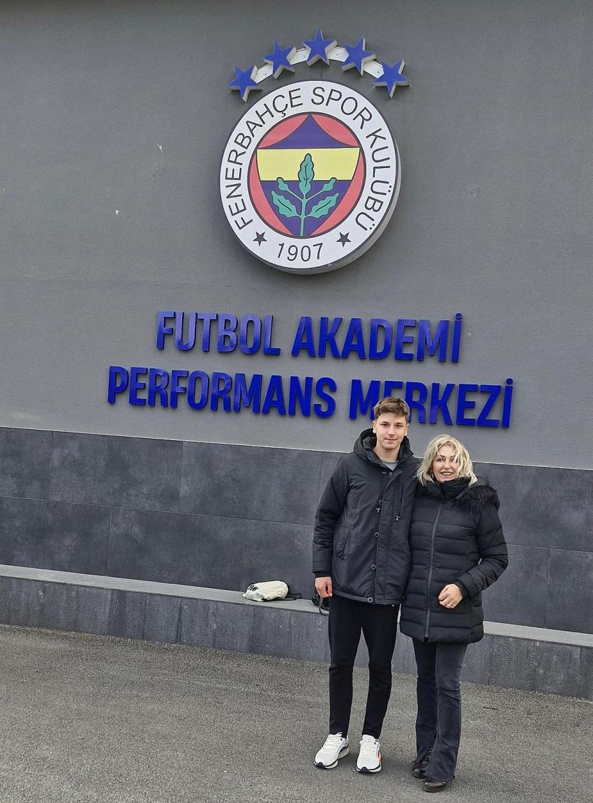 AYVALIKGÜCÜ’NÜN GENÇ YILDIZI BURAK FENERBAHÇE’YE GÖZ KIRPIYOR