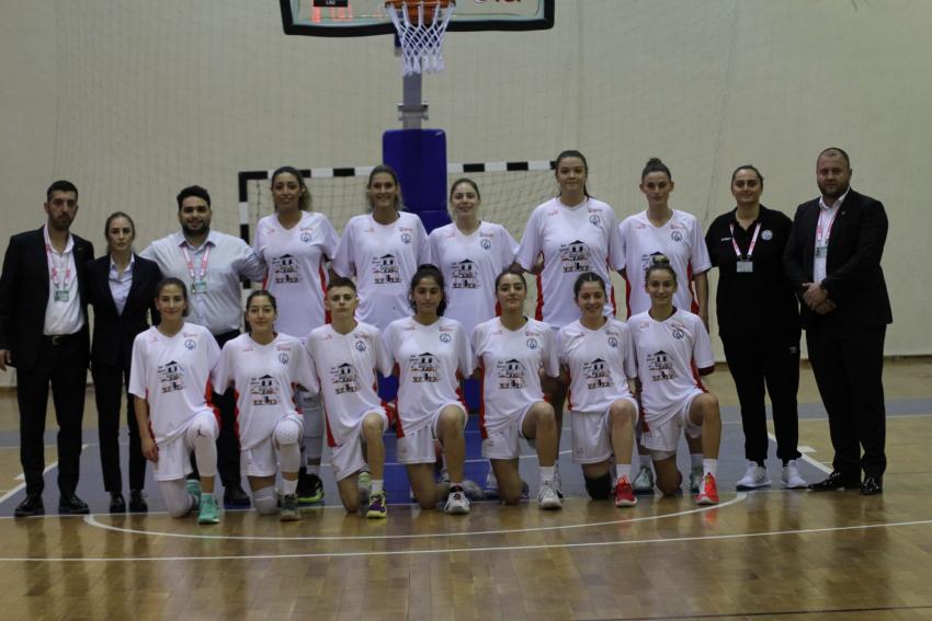 BURHANİYE KADIN BASKETBOL İLK MAÇINDA FARK ATTI