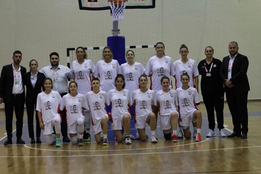BURHANİYE KADIN BASKETBOL İLK MAÇINDA FARK ATTI