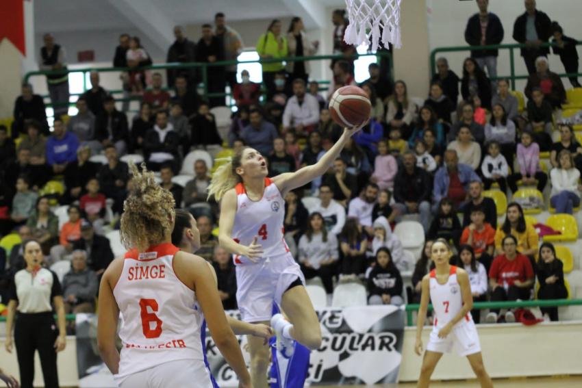 BURHANİYE KADIN BASKETBOL İLK MAÇINDA FARK ATTI