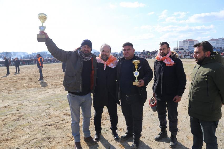 BURHANİYE DEVE GÜREŞLERİ NEFES KESTİ