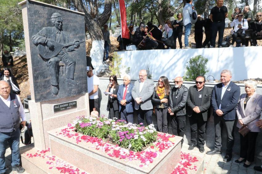 BÜYÜK OZAN ALİ EKBER ÇİÇEK VEFATININ 19. YILINDA EDREMİT'TE ANILDI