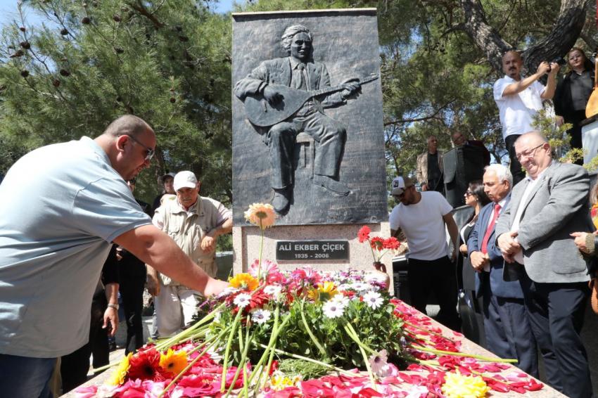 BÜYÜK OZAN ALİ EKBER ÇİÇEK VEFATININ 19. YILINDA EDREMİT'TE ANILDI