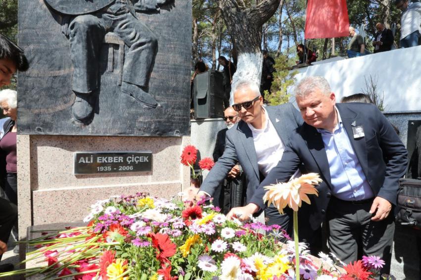 BÜYÜK OZAN ALİ EKBER ÇİÇEK VEFATININ 19. YILINDA EDREMİT'TE ANILDI
