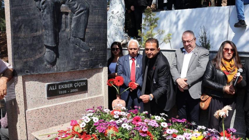 BÜYÜK OZAN ALİ EKBER ÇİÇEK VEFATININ 19. YILINDA EDREMİT'TE ANILDI